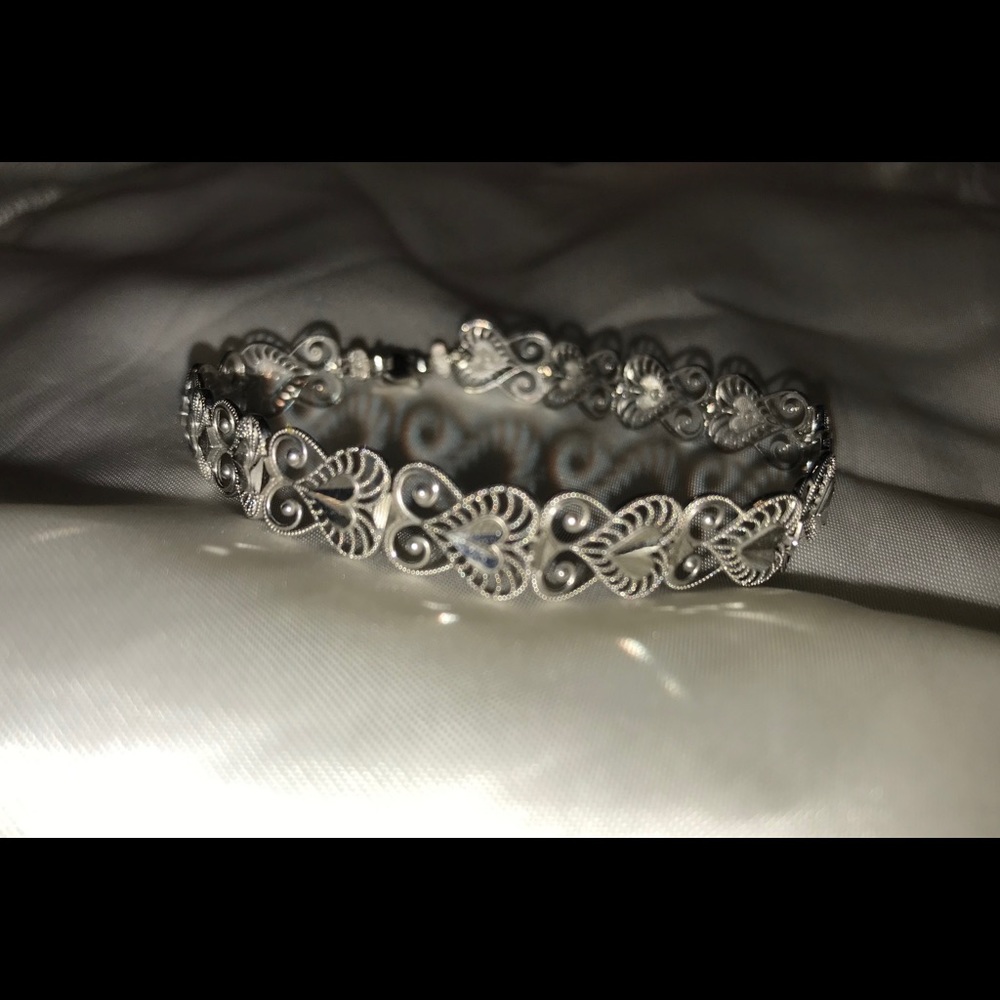 10k White Gold Heart Filigree Bracelet